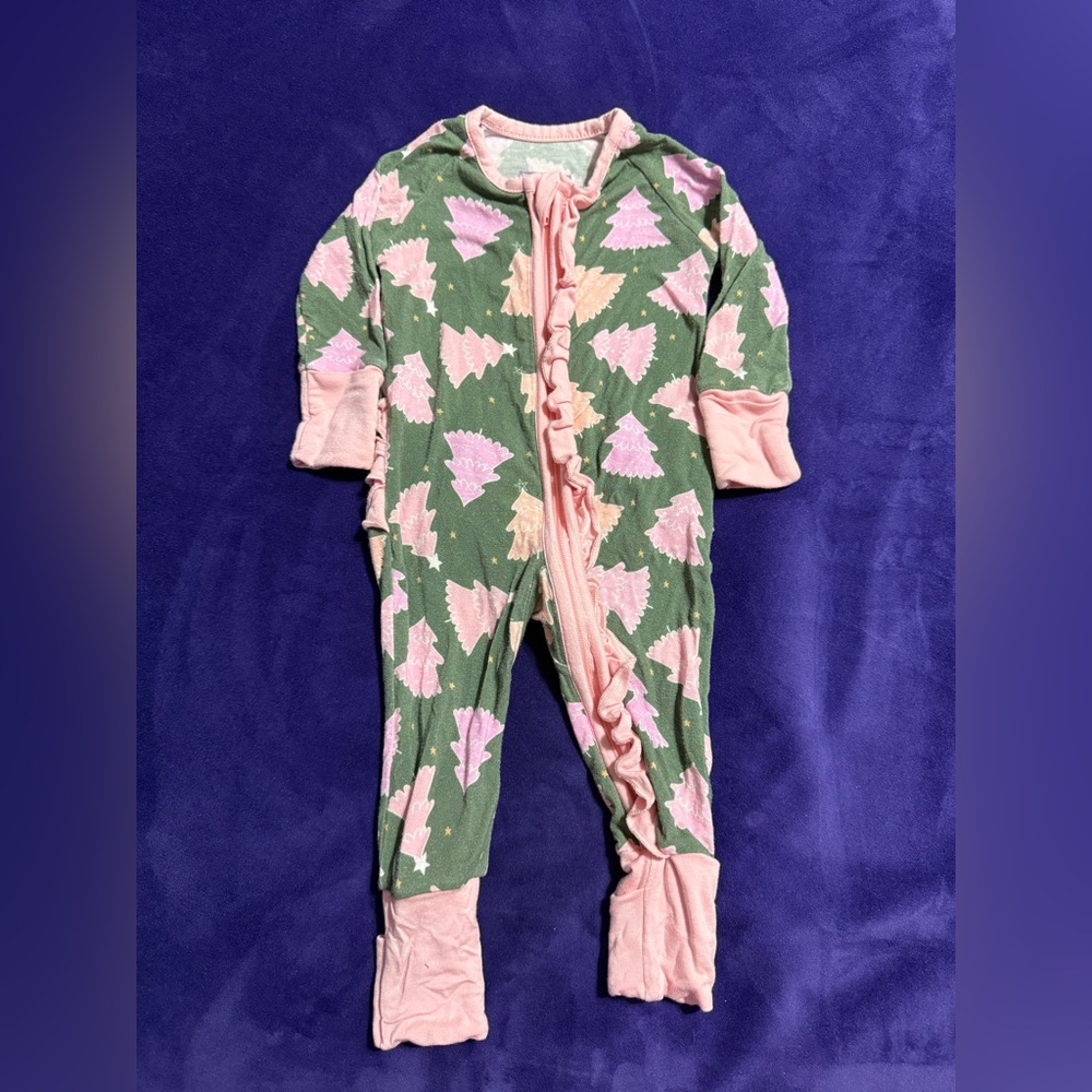Poppy Kids Co Bamboo Zippy. Size newborn green/pink